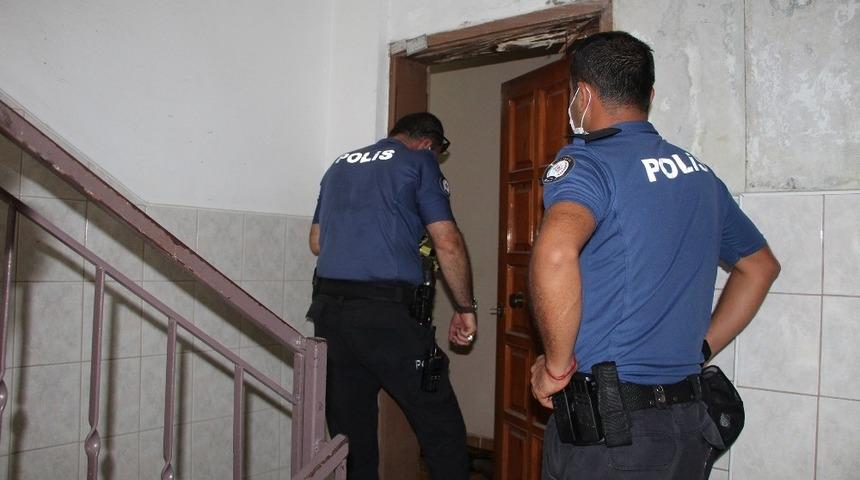 Antalya&rsquo;da ş&uuml;pheli &ouml;l&uuml;m! 77 yaşındaki yaşlı adam &ouml;l&uuml; bulundu