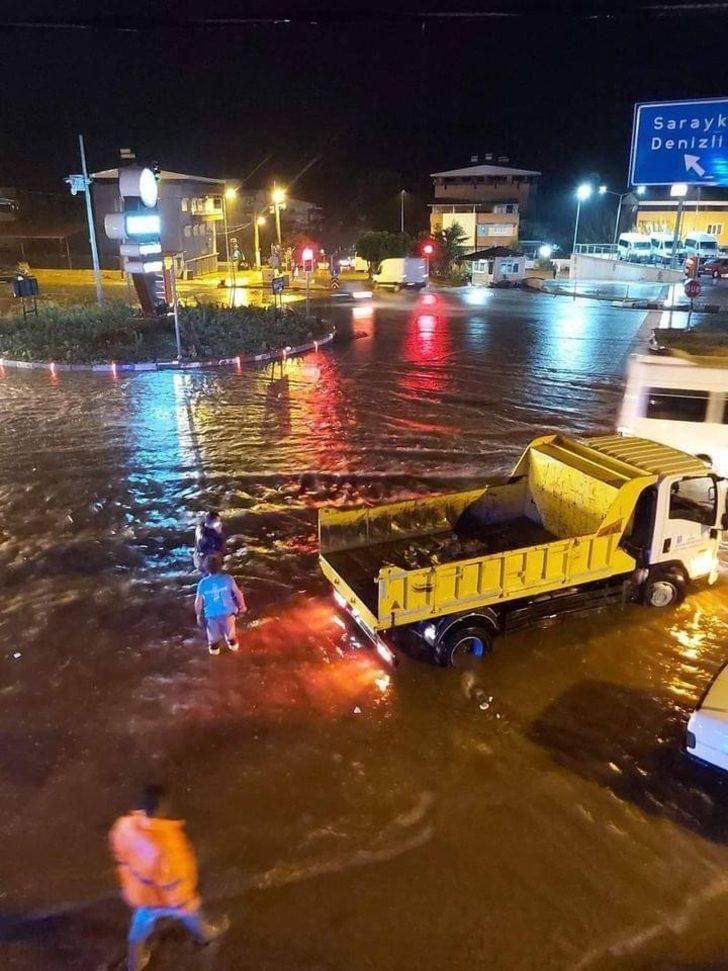 Buharkent’te sağanak yağış etkili oldu G5