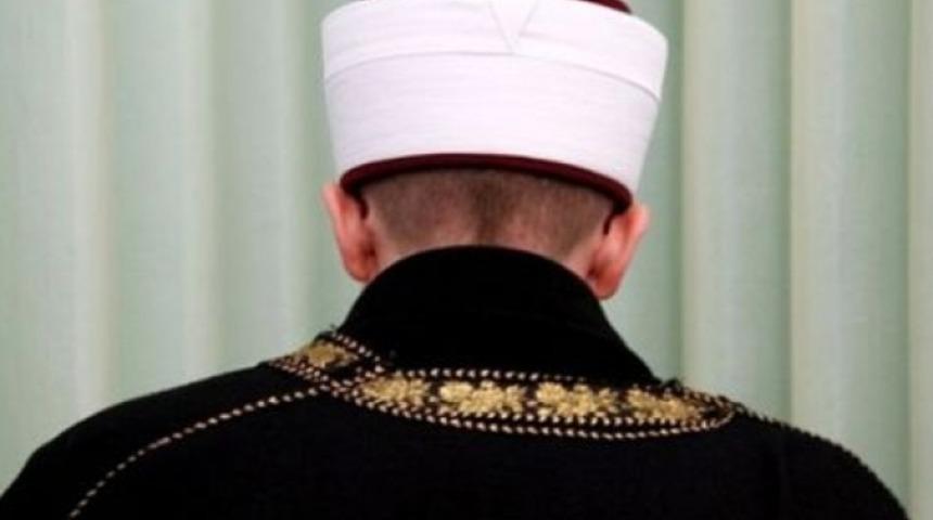 Van'da iğren&ccedil; olay! Cami imamı k&uuml;&ccedil;&uuml;k kızı taciz etti