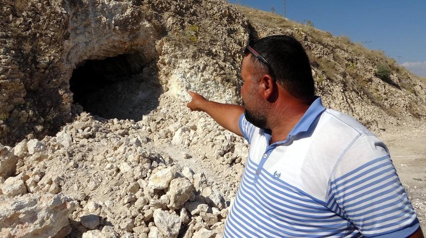 Van'da yol &ccedil;alışmasında bulundu! Urartular d&ouml;nemine ait 