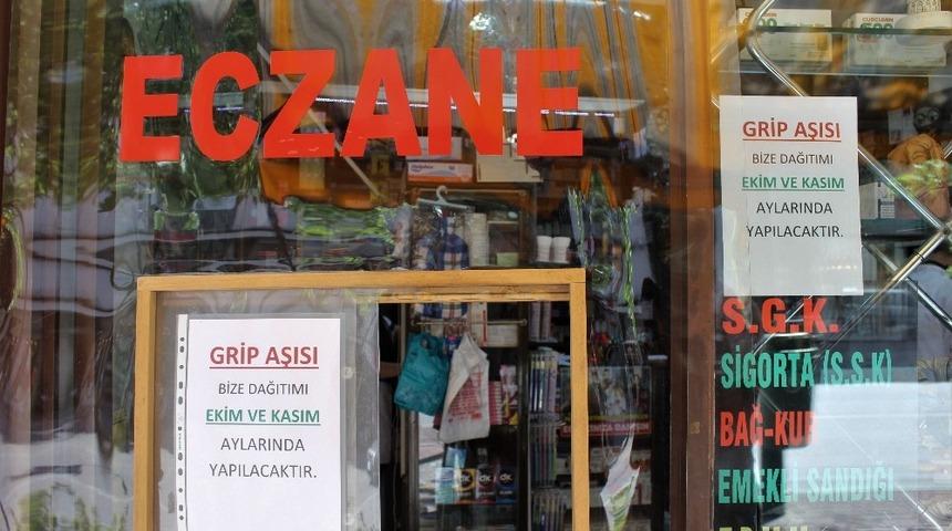 Grip aşısı i&ccedil;in aylar &ouml;ncesinden sıraya giriyorlar