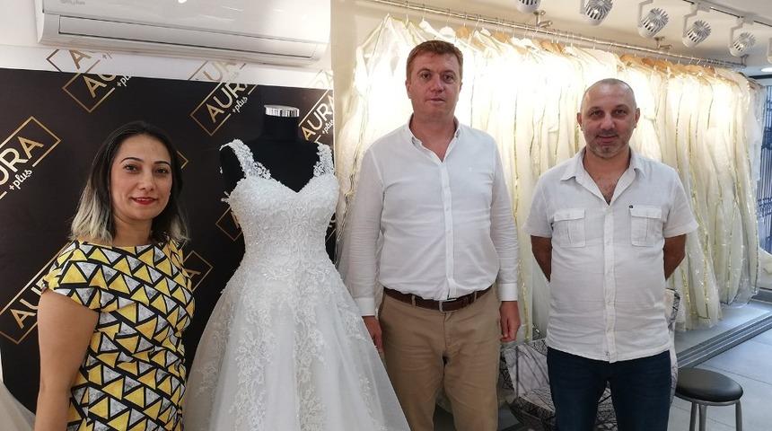 Genç kızlara ücretsiz gelinlik