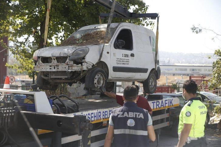 Konak’ta hurda araç operasyonu G4