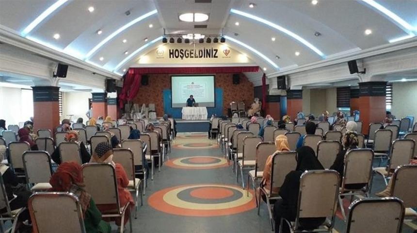 Düzce’de Kur’an kursu öğreticilerine Covid-19 semineri