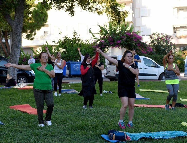 Muratpaşa’da gün batımında spor G4