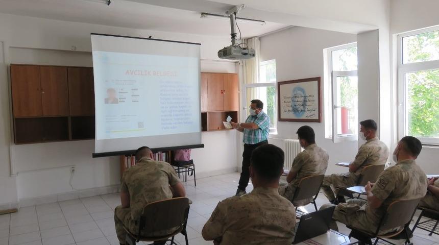 Bayburt&rsquo;ta jandarma personeline avcılık mevzuatı eğitimi verildi
