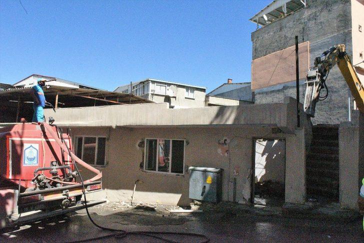 Güvenlik riski taşıyan metruk yapılar yıkılıyor G3