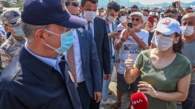 Kaş'ta dikkat çeken olay! Bakan Akar'dan silah istedi