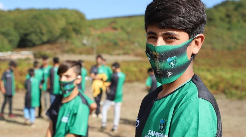 &Ccedil;ocukların spor malzemesi isteğini B&uuml;y&uuml;kakın karşıladı