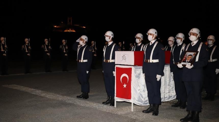 Y&uuml;ksekova&rsquo;da şehit olan Jandarma Astsubay Kıdemli &Ccedil;avuş Sinan Aktay memleketine uğurlandı