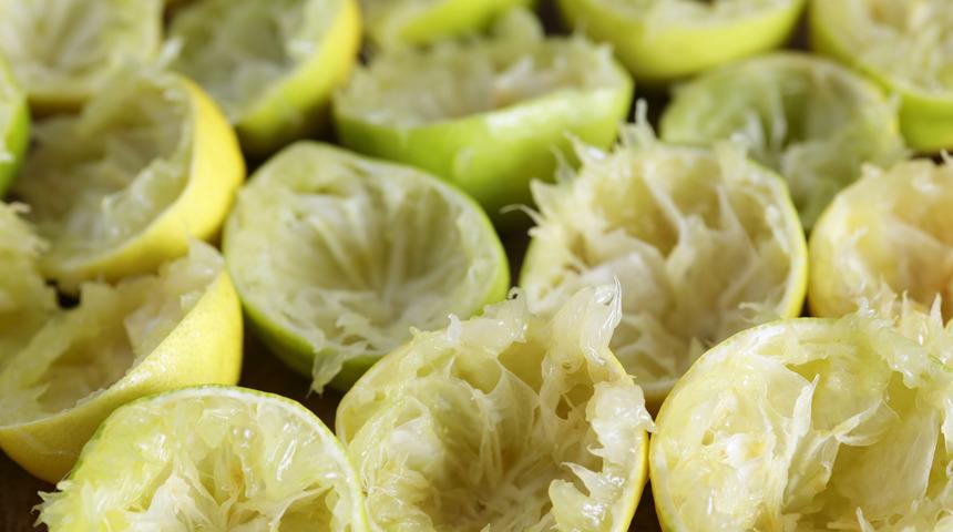 Kullanılmış limonu &ccedil;&ouml;pe atmayın! Hem g&uuml;zel kokacak hem de parlatacak 