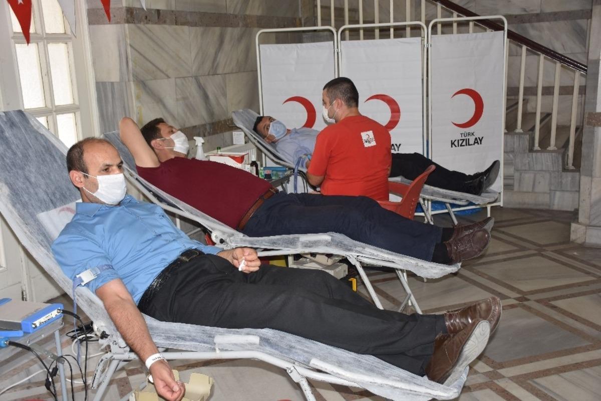 Adana Adliyesinde kan bağışı kampanyası