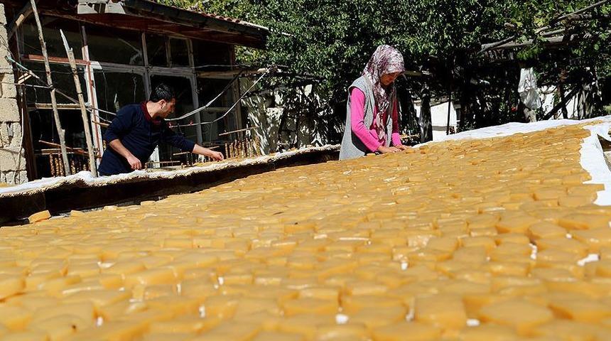 Anadolu jelibonu kuruyemişçilerde 75 köyde 30 lira!