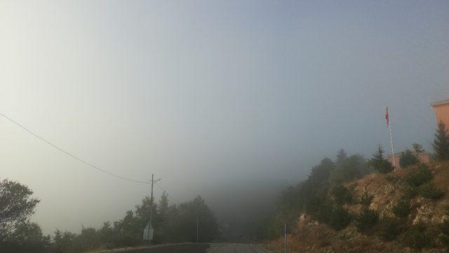 Keles’te sis etkili oldu