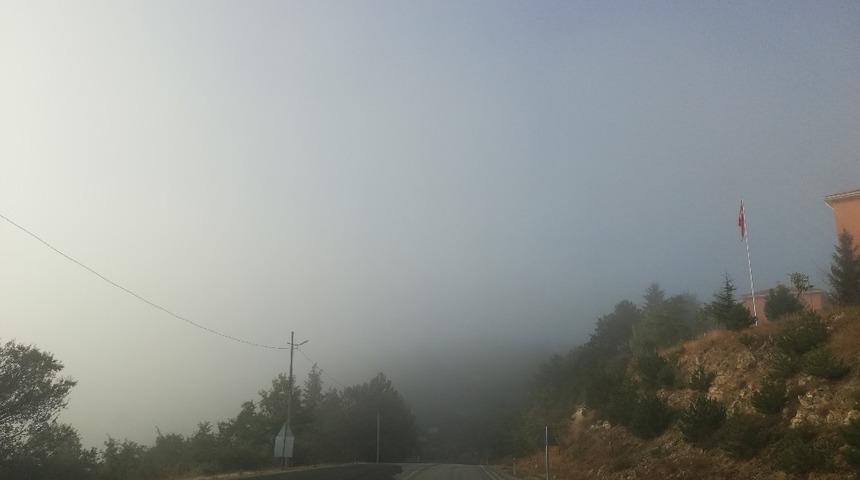 Keles’te sis etkili oldu