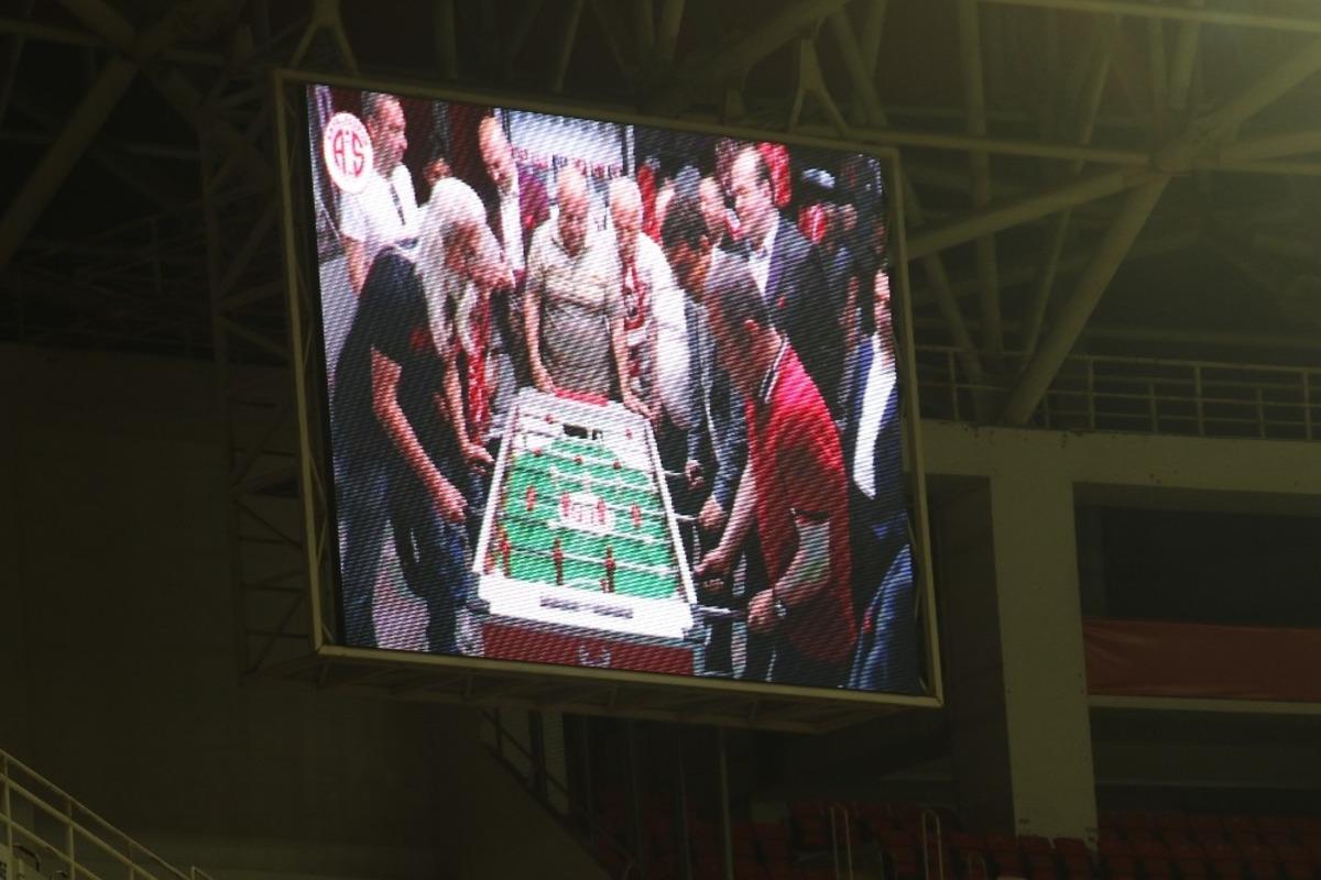 Antalyaspor, galibiyeti Başkan B&ouml;&ccedil;ek ve Taşgın&rsquo;a armağan etti