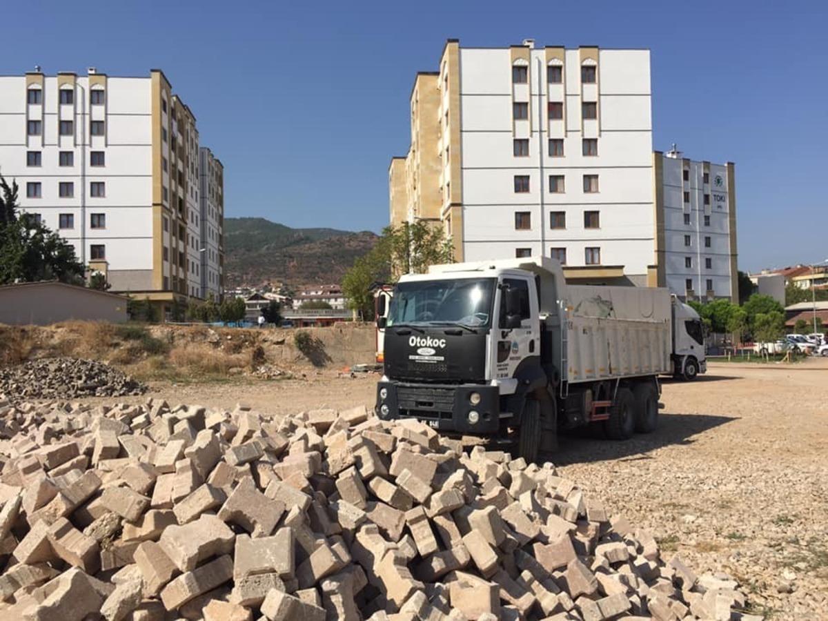 500 ara&ccedil;lık otopark yapımına başlandı