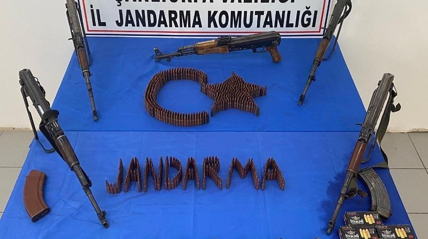 Şanlıurfa’da 5 kalaşnikof tüfek ele geçirildi
