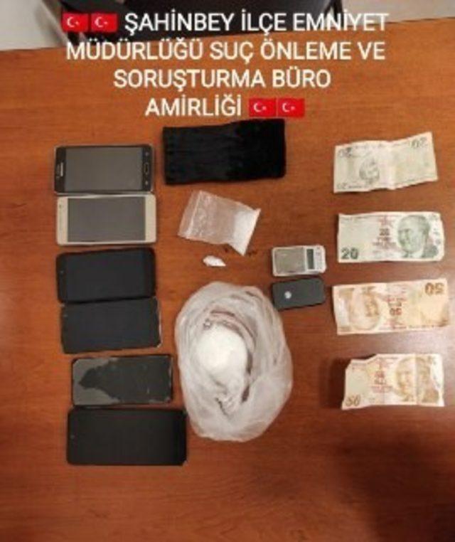 Polis uyuşturucu tacirlerine göz açtırmıyor