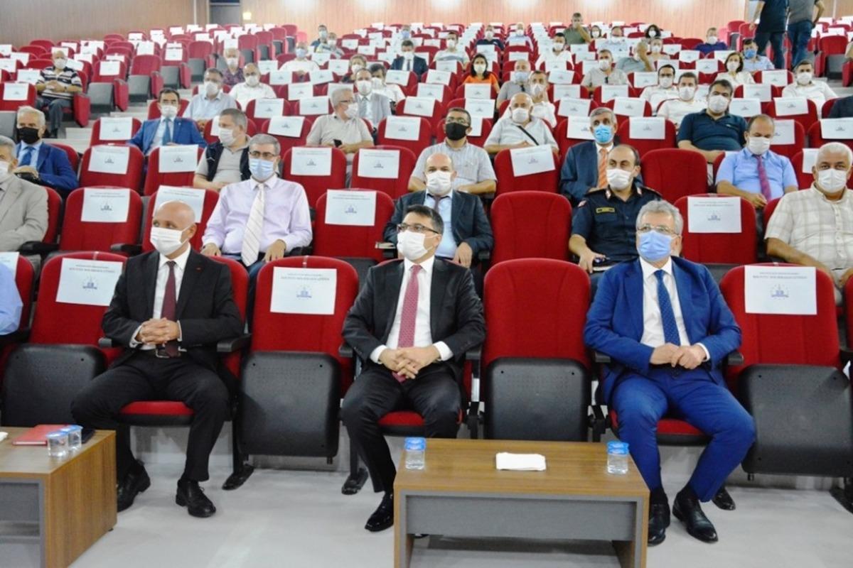 Kaymakam &Uuml;nsal;  &ldquo;Maske takmamak kişisel hukukun ihlalidir&rdquo;