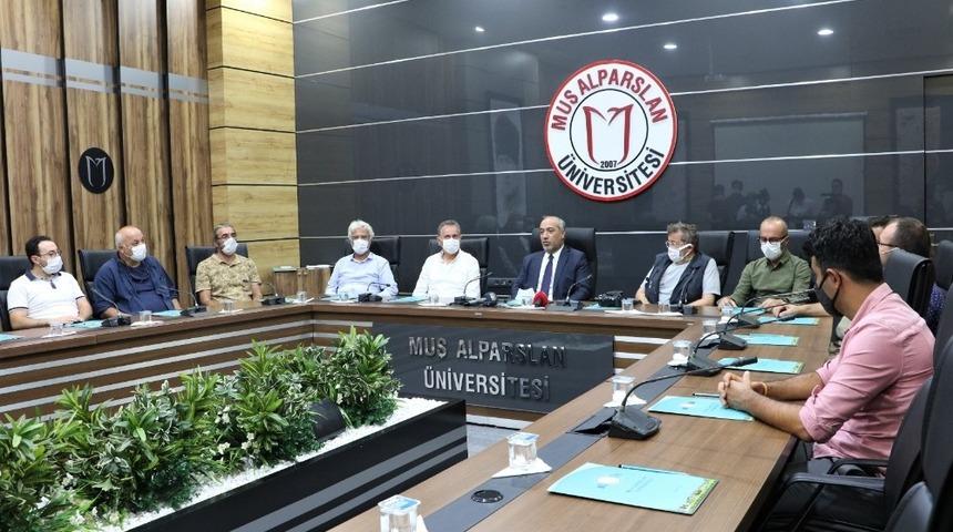 Malazgirt&rsquo;te toplu M&uuml;sl&uuml;man mezarı olduğu değerlendirilen bir alan tespit edildi