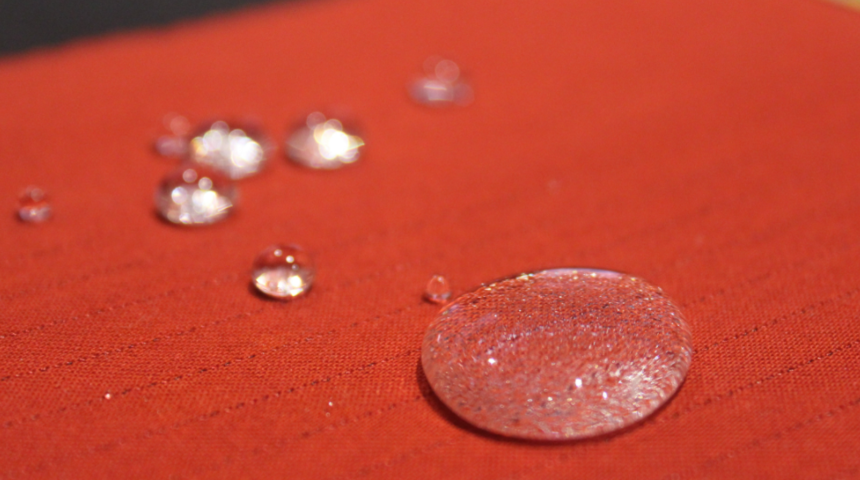 Koronavir&uuml;s&uuml; &ouml;ld&uuml;ren kumaş! 2 saat i&ccedil;inde...