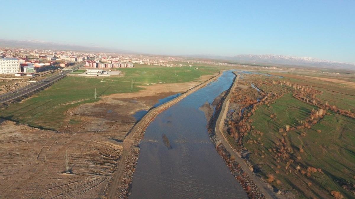 Ağrı&rsquo;da 3 k&ouml;y ile 23 bin 170 dekar tarım arazisinin taşkın riski azaltıldı