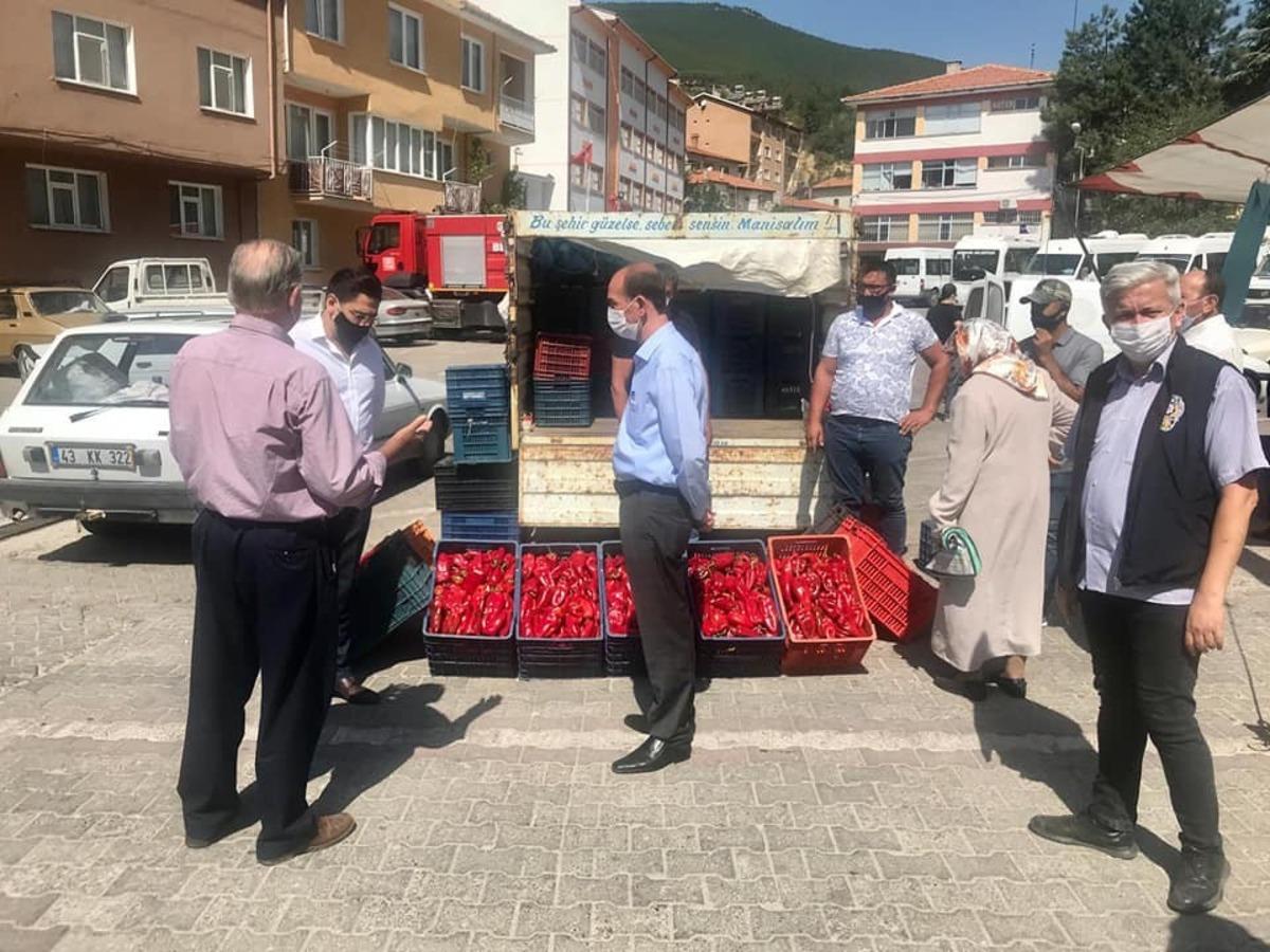 Şaphane pazarında Korona vir&uuml;s denetimi