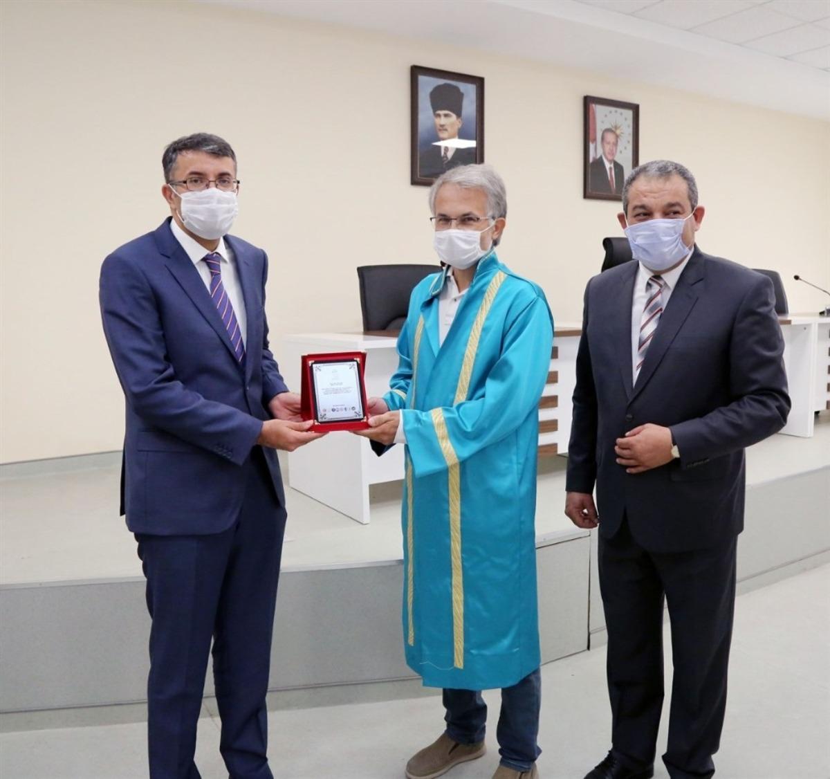 Vali &Ccedil;elik: "Ahilik, &ouml;z&uuml;nde delikanlı olmaktır"