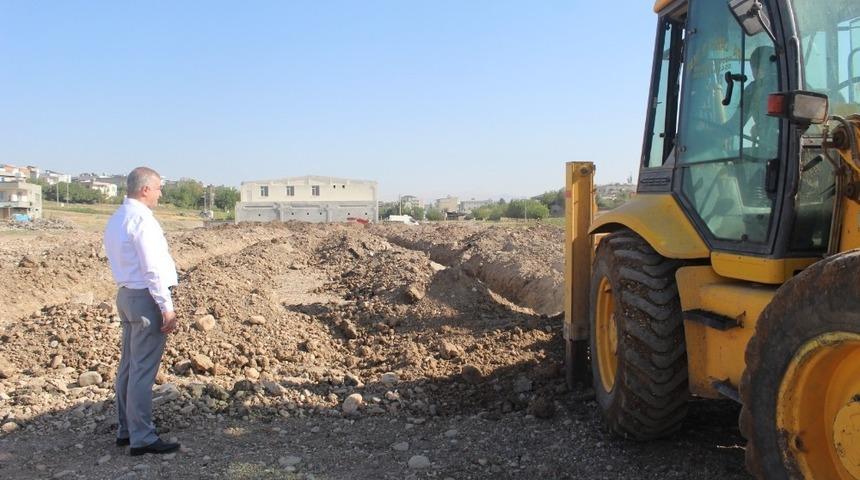 Kapalı Hayvan Pazarı Projesnde ilk kazma vuruldu