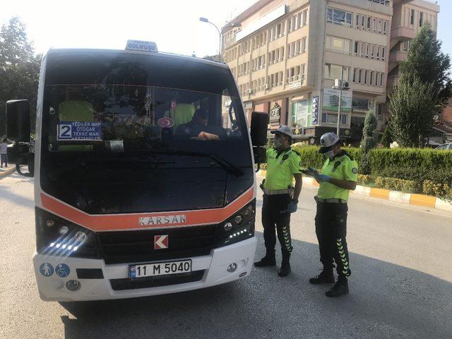 Bozüyük’teki halk dolmuşlarında Korona virüs denetimi