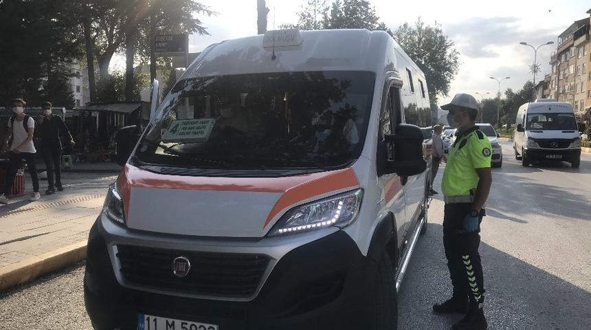 Bozüyük’teki halk dolmuşlarında Korona virüs denetimi