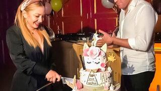 Ece Seçkin'e nişanlısı Çağrı Terlemez'den sürpriz hediye 