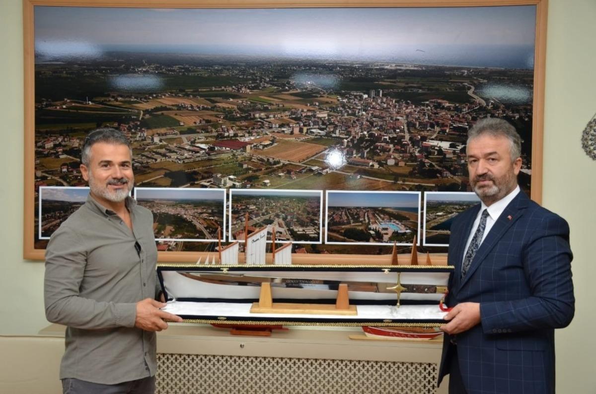 Başkan Topaloğlu&rsquo;ndan Suat Kılı&ccedil;&rsquo;a Osmanlı kılıcı