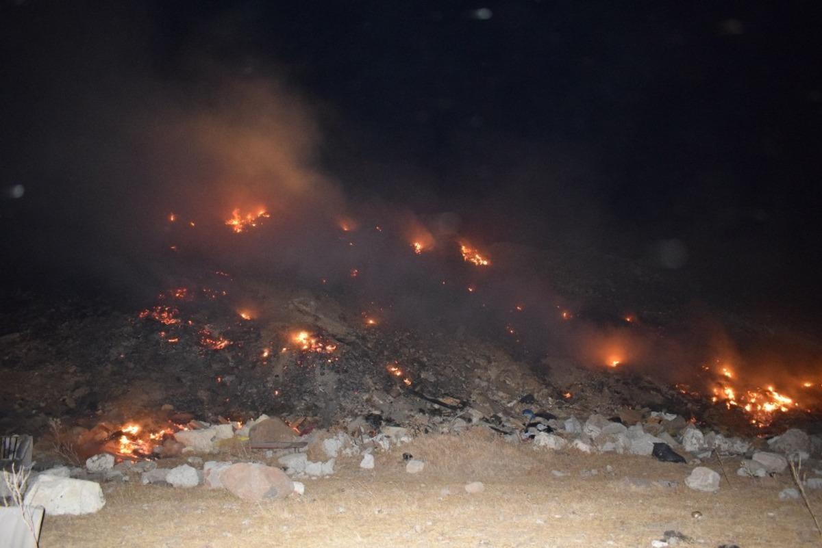 Yangına dozer desteği