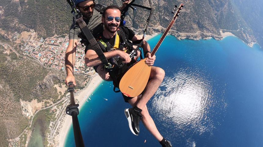 İki bin metrede g&ouml;r&uuml;lmemiş deneyim! Sazlı s&ouml;zl&uuml; u&ccedil;tular