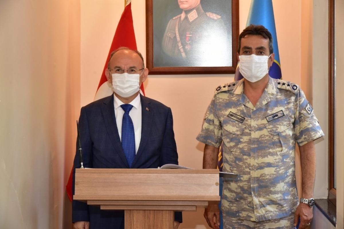 Vali Karadeniz, Akhisar&rsquo;da incelemelerde bulundu