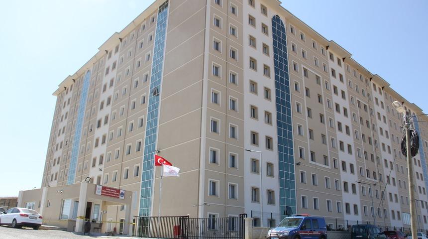 Karantinadaki vatandaş 'pes' dedirtti! 'Evde sıkıldım' deyip dışarı &ccedil;ıkınca...