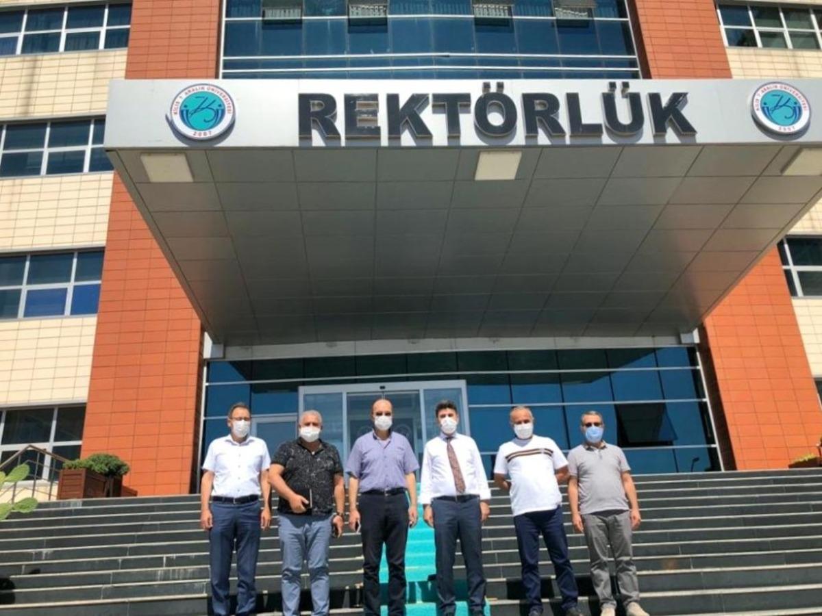 G&uuml;m&uuml;şhane &Uuml;niversitesi Rekt&ouml;r&uuml; Zeybek, Rekt&ouml;r Karacoşkun&rsquo;u ziyaret etti