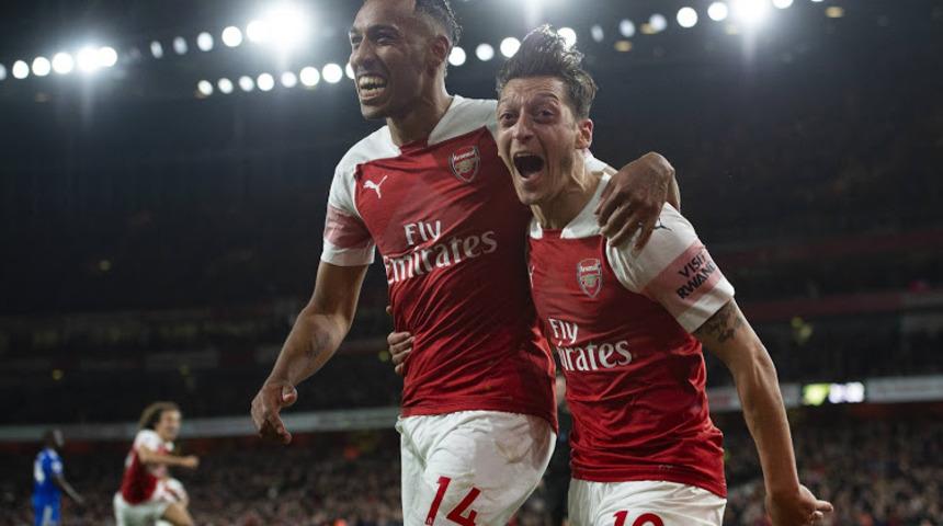 Aubameyang 2023'e kadar Arsenal'da