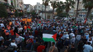 Yüzlerce kişi sokağa döküldü: Dolar için Kudüs'ü sattılar