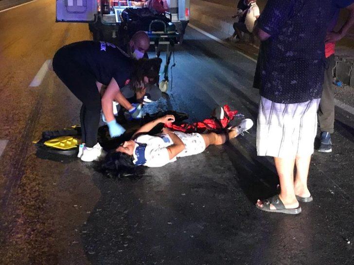 Motosiklet kaldırıma çarptı: 2 yaralı G2