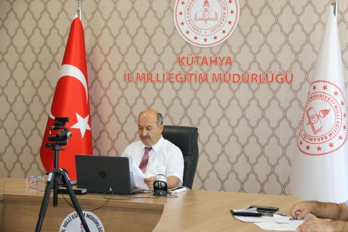 M&uuml;d&uuml;r Başyiğit, ilkokul m&uuml;d&uuml;rleriyle y&uuml;z y&uuml;ze eğitimi konuştu
