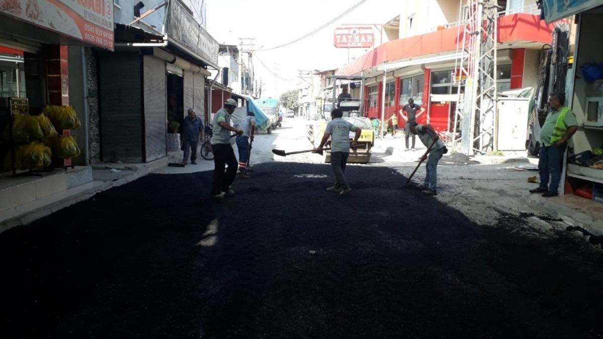 Akdeniz Belediyesi, yol &ccedil;alışmalarına devam ediyor