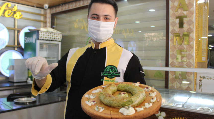 Geleneksel Osmanlı tatlısı katmer lezzetiyle damak çatlatıyor