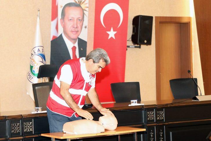 Talas’ın muhtarlarına çok yönlü eğitim G3