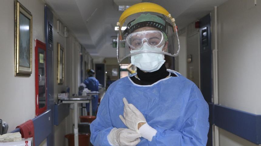 Koronavir&uuml;s&uuml; yenen hemşire anlattı: Gencim, kolay atlatırım sanıyordum ama...