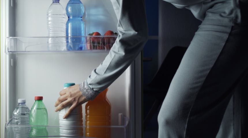 Yatmadan önce mutlaka süt içmenizi gerektiren nedenler! Kilo vermek istiyorsanız...