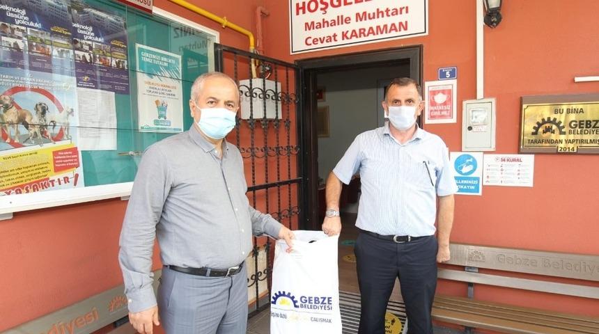 Gebze&rsquo;de muhtarlara hijyen seti desteği