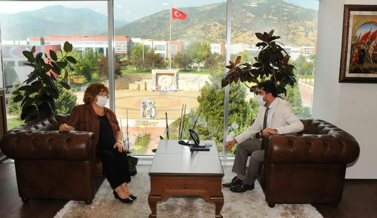 Cumhurbaşkanı Başdanışmanı G&uuml;ldal Akşit Rekt&ouml;r Aldemir&rsquo;i ziyaret etti